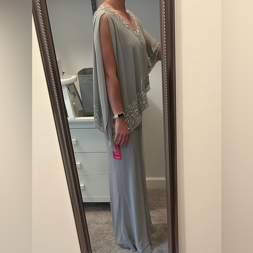 J Kara women’s formal dress - Size 6 - Picture 13 of 13